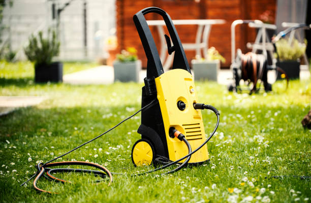 Best Animal Enclosure Cleaning  in East Basin, UT